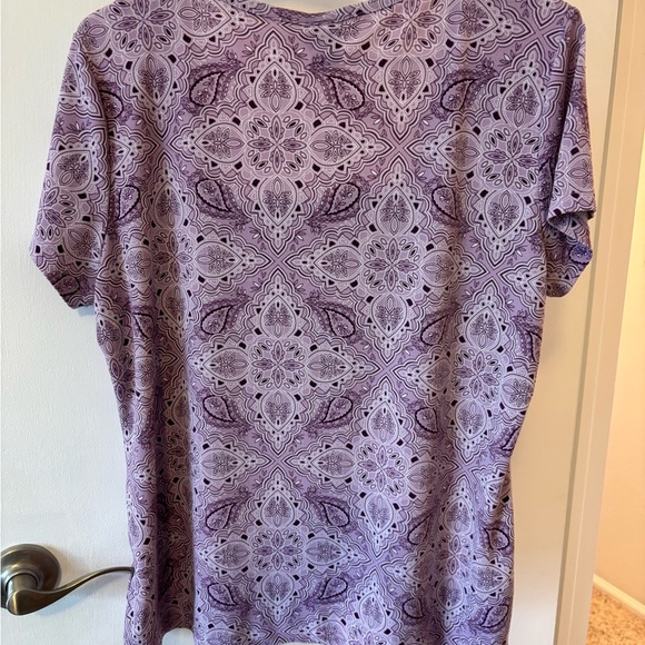 Covington Women's Lavender Short Sleeve Top - Picture 2 of 4